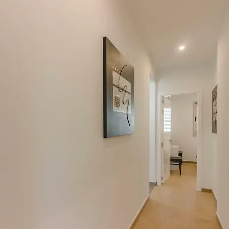 Isabella, Luxury With Heated Pool Ocean View In Adeje, Tenerife 빌라 *
