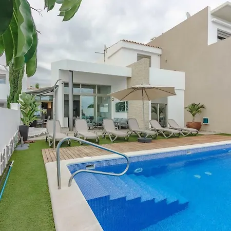 빌라 Isabella, Luxury With Heated Pool Ocean View In Adeje, Tenerife 아데제