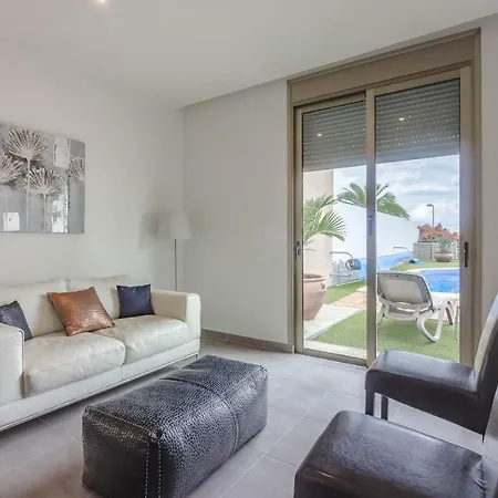 빌라 Isabella, Luxury With Heated Pool Ocean View In Adeje, Tenerife 아데제