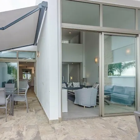Isabella, Luxury With Heated Pool Ocean View In Adeje, Tenerife 아데제
