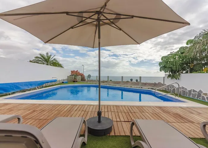 Isabella, Luxury With Heated Pool Ocean View In Adeje, Tenerife Вілла