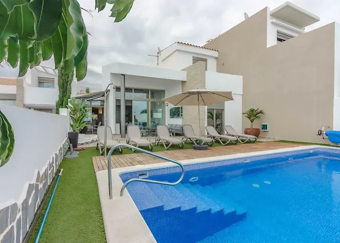 Вілла Isabella, Luxury With Heated Pool Ocean View In Adeje, Tenerife Адехе