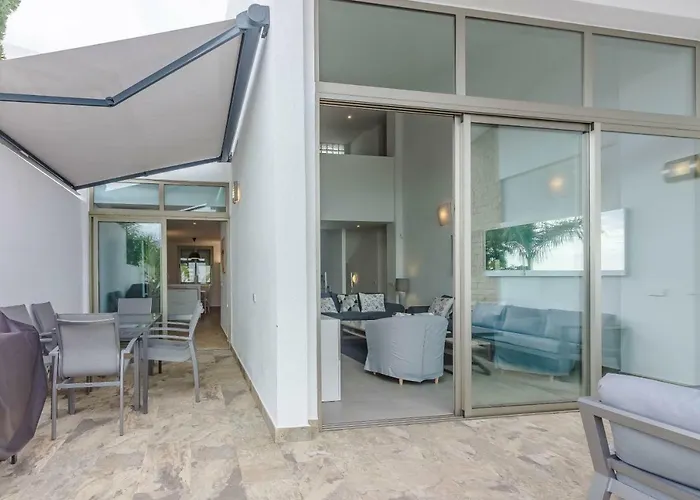 Isabella, Luxury With Heated Pool Ocean View In Adeje, Tenerife 아데제