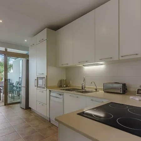 빌라 Isabella, Luxury With Heated Pool Ocean View In Adeje, Tenerife 아데제