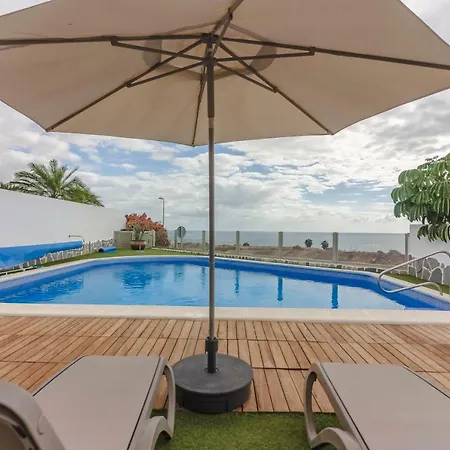Isabella, Luxury With Heated Pool Ocean View In Adeje, Tenerife فيلة